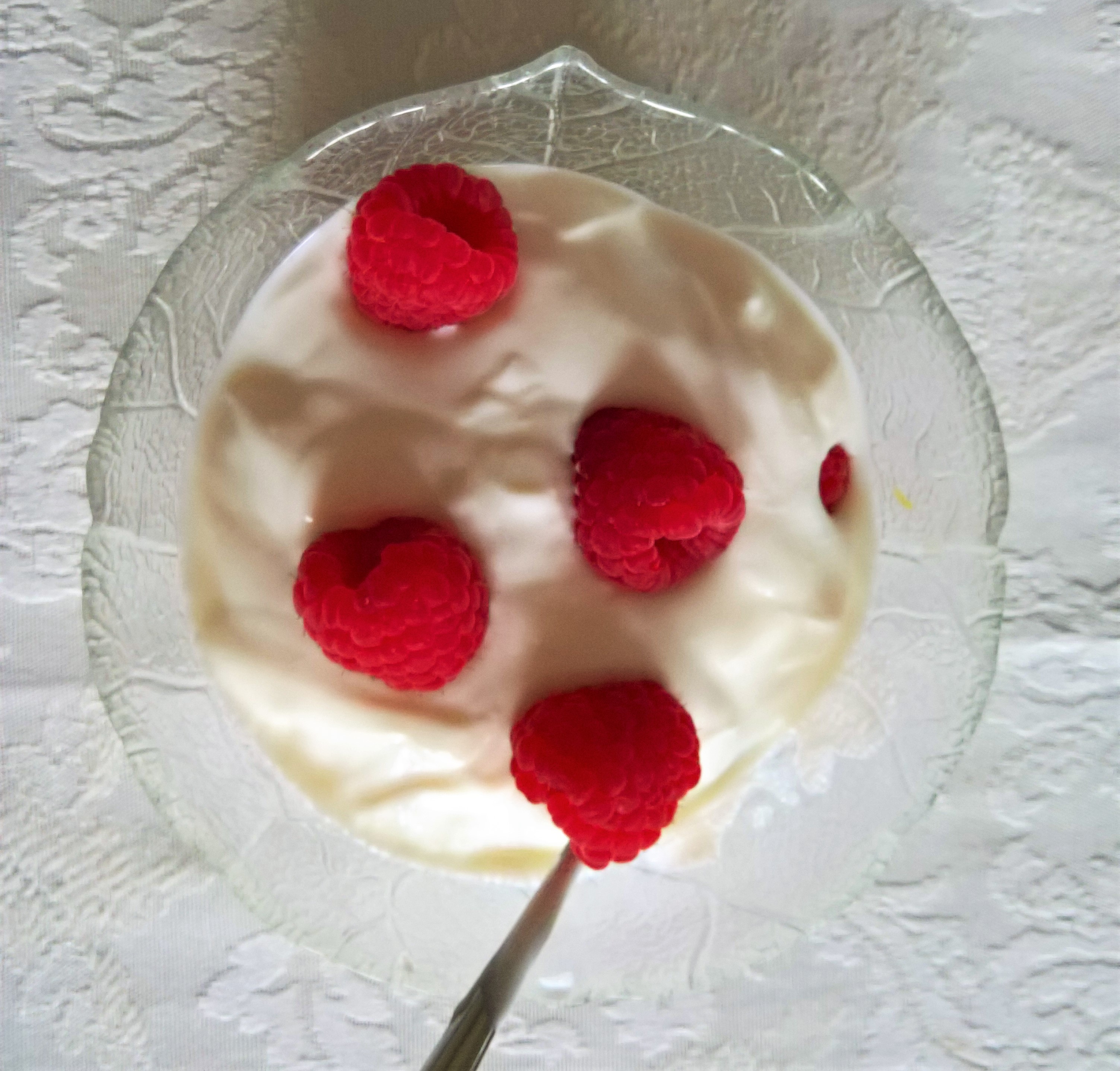 Rezept: Joghurt mit Himbeeren