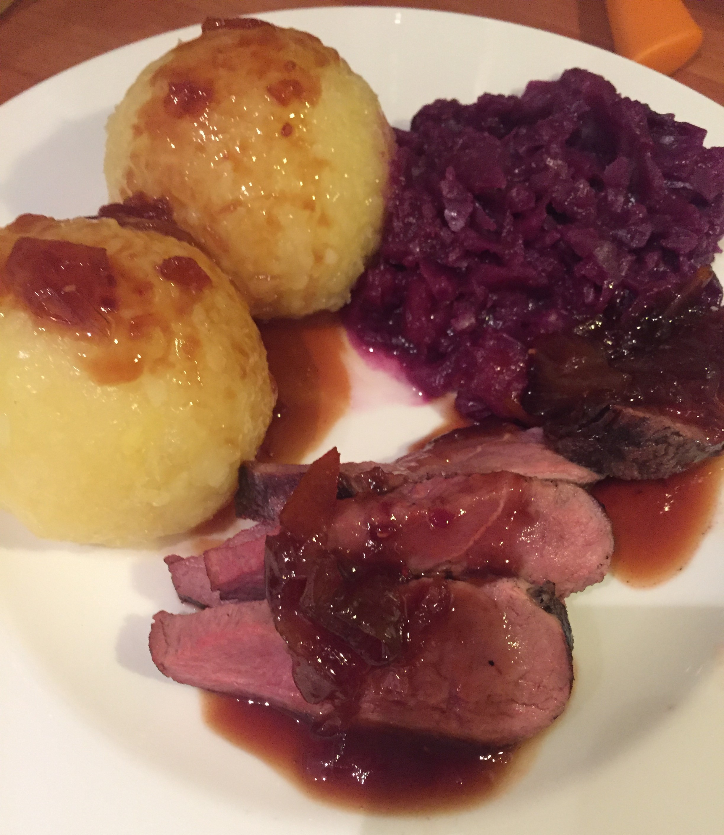 Mein Abendessen: Entenbrust mit Rotkohl, Klössen und Orangensauce