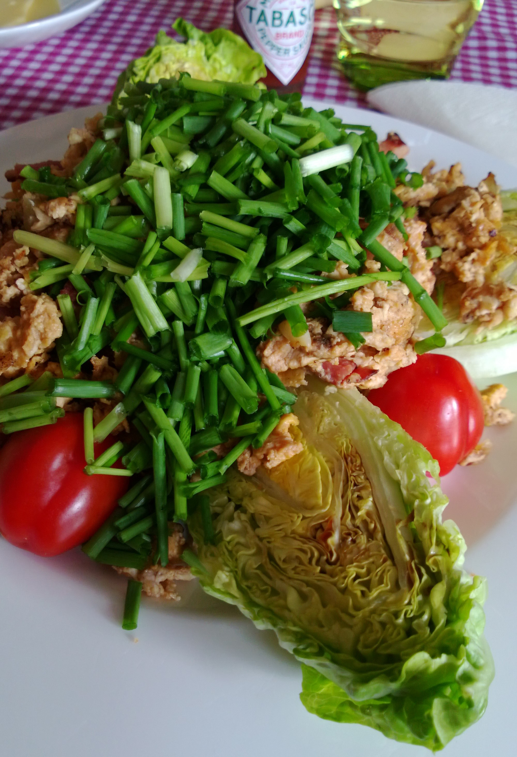 Mein Mittagessen: Rührei mit Schnittlauch und Salat