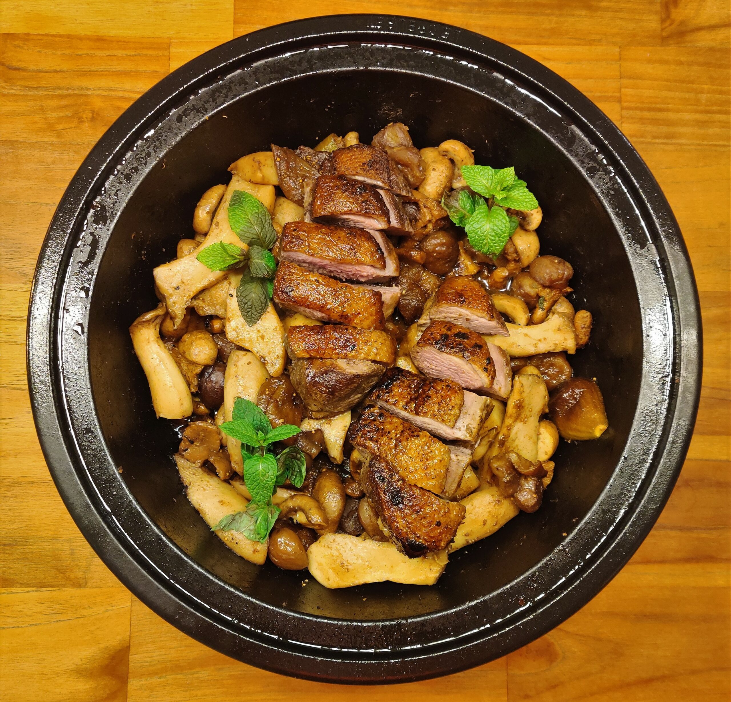 Rezept: Entenbrust mit Pilzen, Feigen und Maronen aus der Tajine